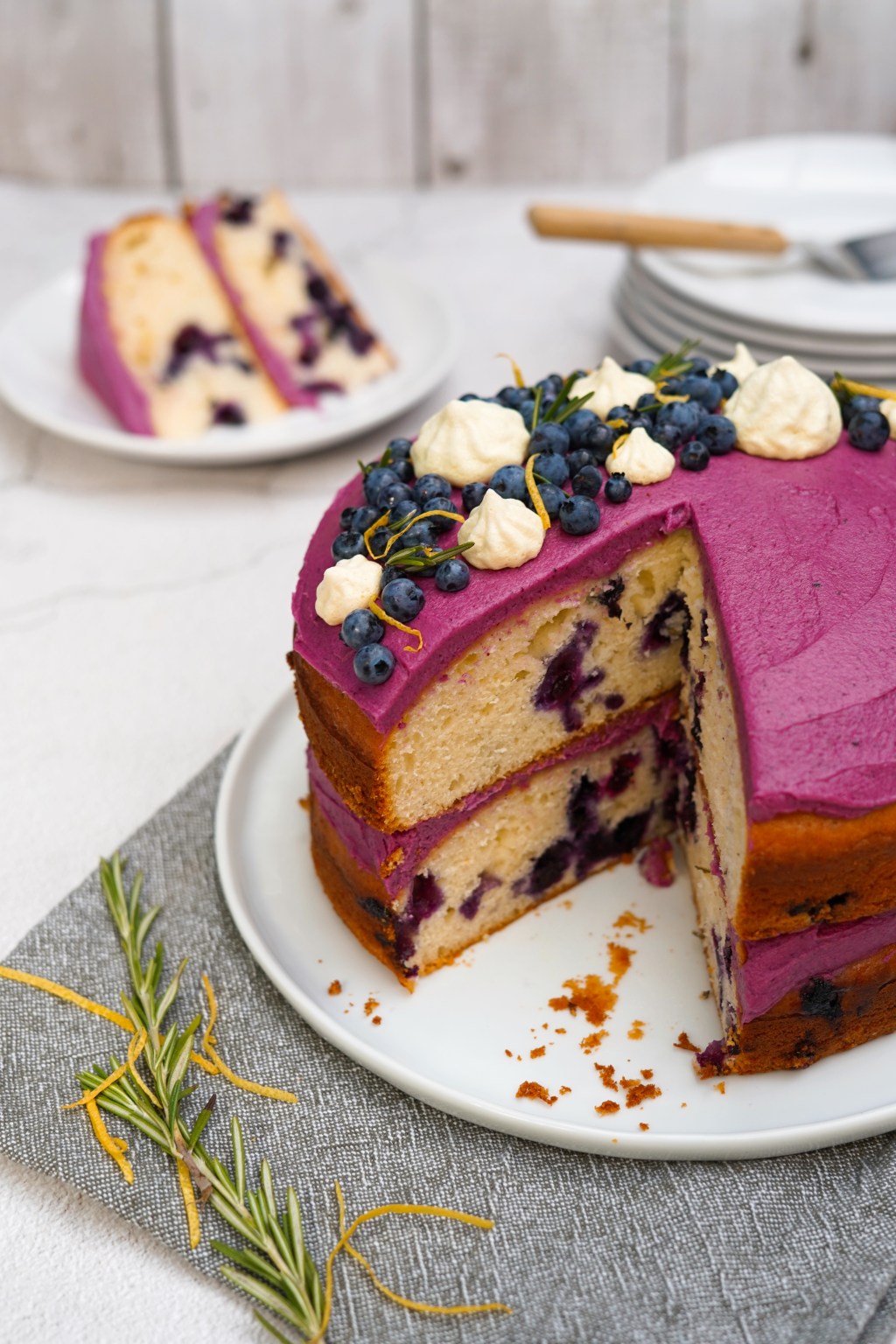 Gâteau aux bleuets, citron et&nbsp;romarin