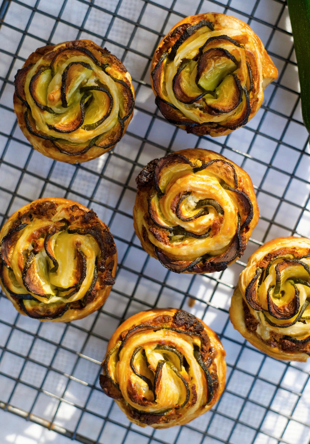 Fleurs feuilletées aux courgettes et fromage de&nbsp;chèvre