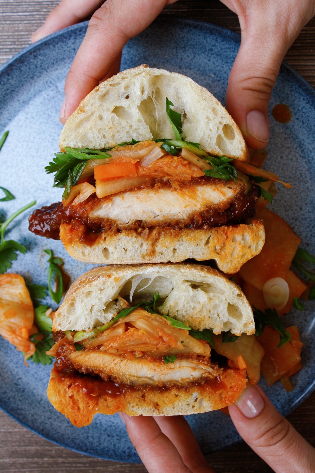 Sandwich au poulet frit&nbsp;coréen