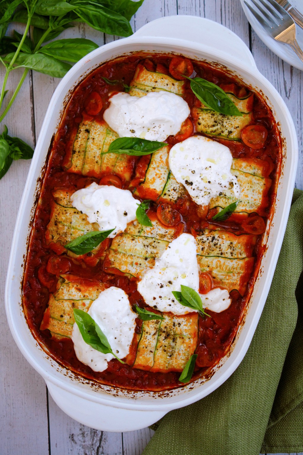 Raviolis de courgettes à la saucisse, sauce tomate et burrata&nbsp;coulante