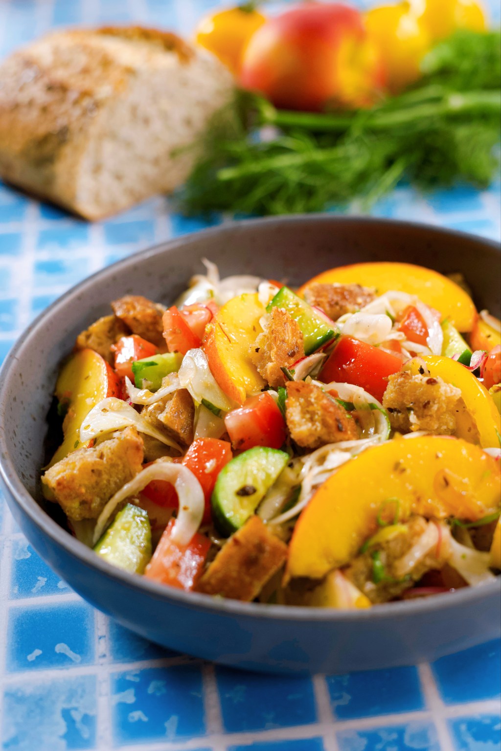 Panzanella aux pêches